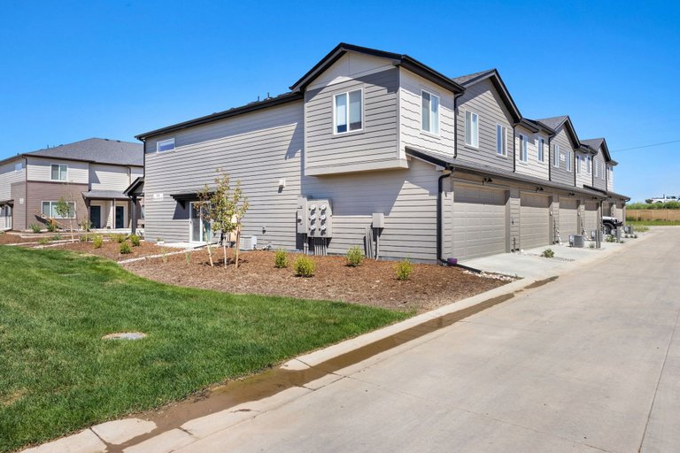 Exterior & Views 2, Modern Farmhouse Townhome – Great Central Location!, Larimer