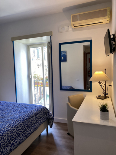 Bedroom 4, Hotel Europeo, Napoli