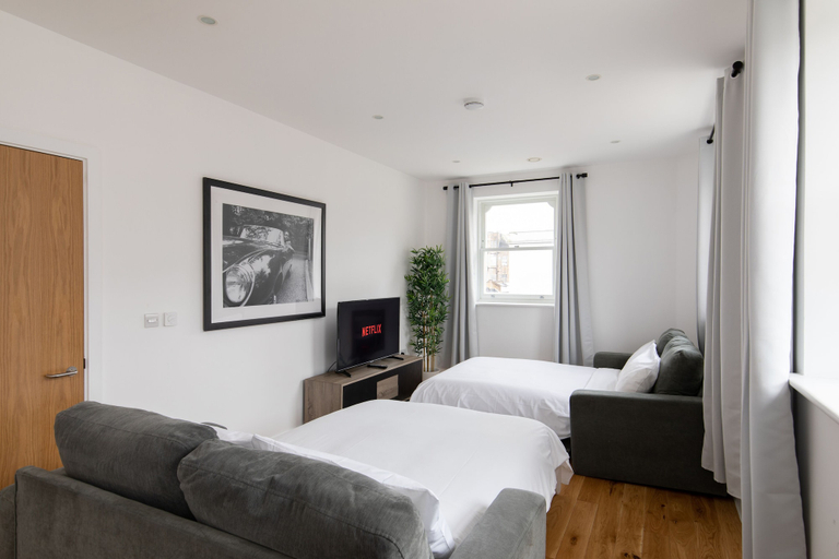 Bedroom 2, home.ly Prestige London Apartment Camden, London