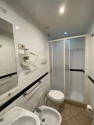 Bathroom 5, Hotel Europeo, Napoli