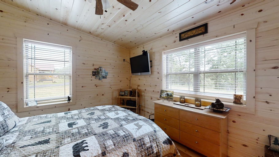 Bedroom 3, Cozy Bear Den, Sevier