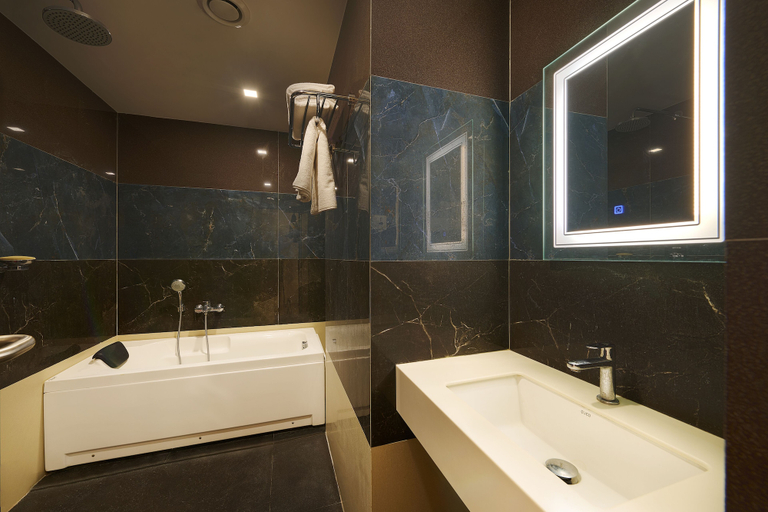 Bathroom 4, Hotel Merrytale, Cuddalore
