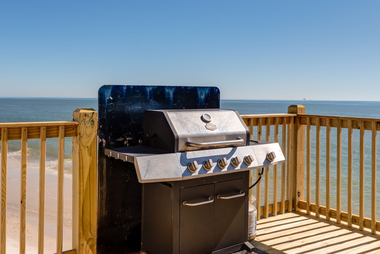 BBQ/picnic area, Just Beachy - 103 Tecumseh 4 Bedroom Home by RedAwning, Mobile