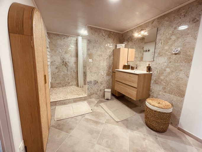 Bathroom 4, Le Belvédère Cévenol, Gard