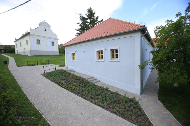 Others 5, Csodarabbik Utja Fogado, Szerencs
