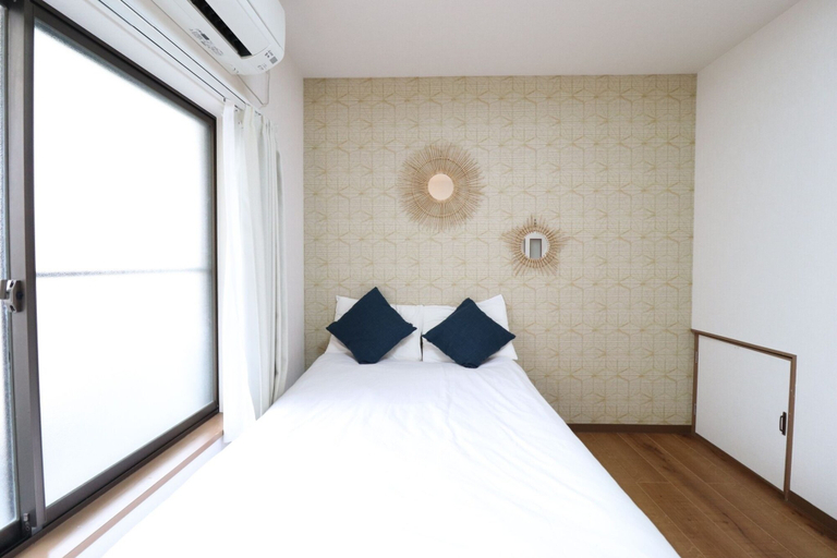 Bedroom 2, Tsuruhashi East III, Osaka