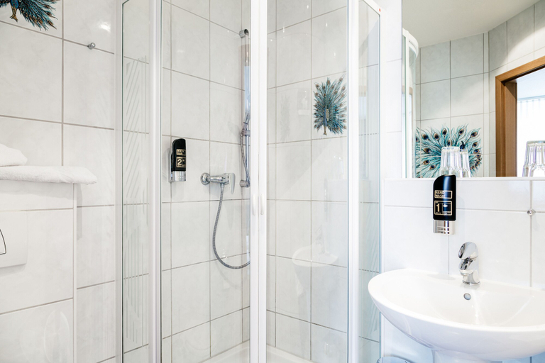 Bathroom 5, Hotel St. Peter, Nürnberg