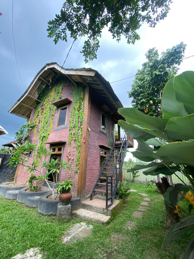 Exterior 11