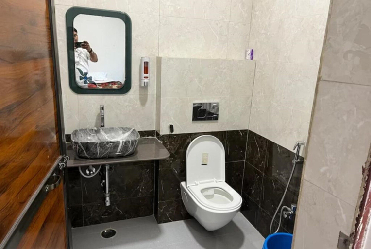 Bathroom 5, Goroomgo Madison Homes Bhubaneswar, Khordha