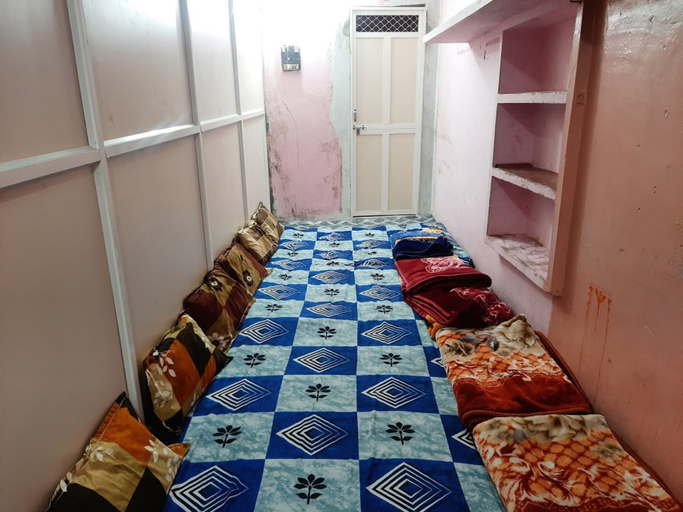Bedroom 5, Ujjain Yatri Niwas, Ujjain