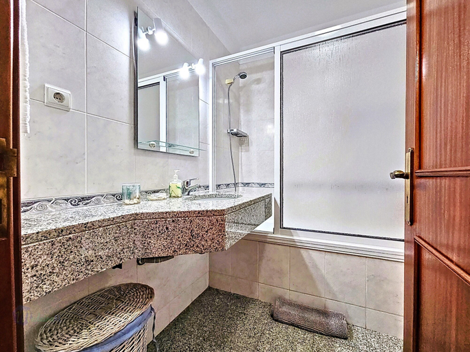 Bathroom 2, CANIÇO CENTER APARTMENT, Santa Cruz