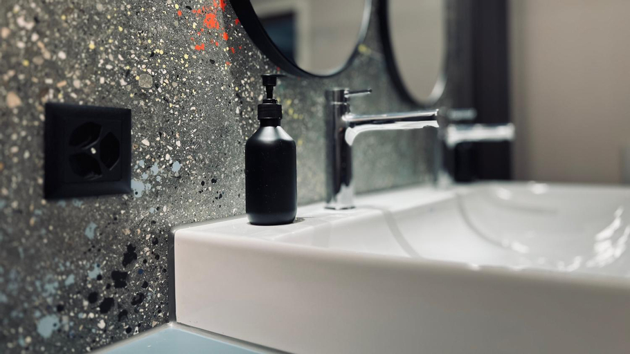 Bathroom 9