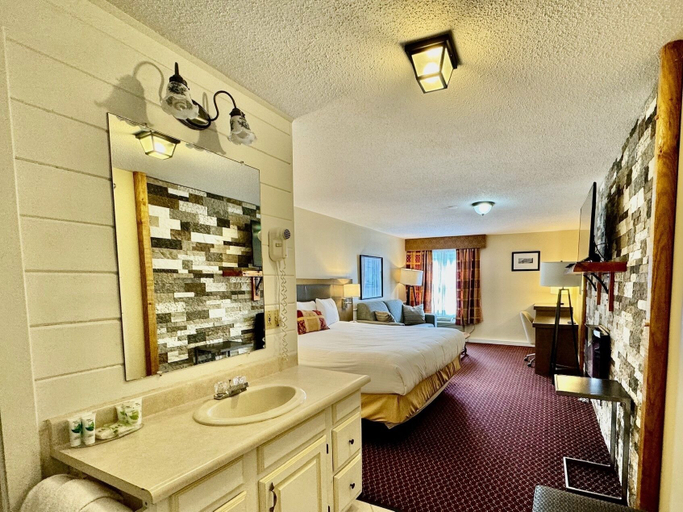 Bathroom 4, Merrill Farm Resort, Carroll