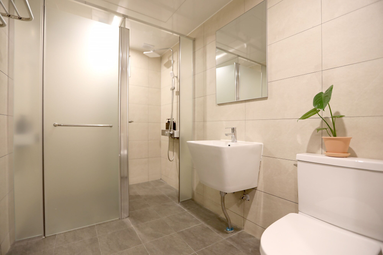 Bathroom 4, Chuncheon Luce Hotel, Chuncheon