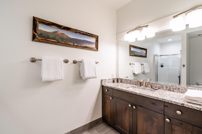 Bathroom 3, Saddle Ridge D1 3 Bedroom Condo by Moonlight Basin Lodging, Madison