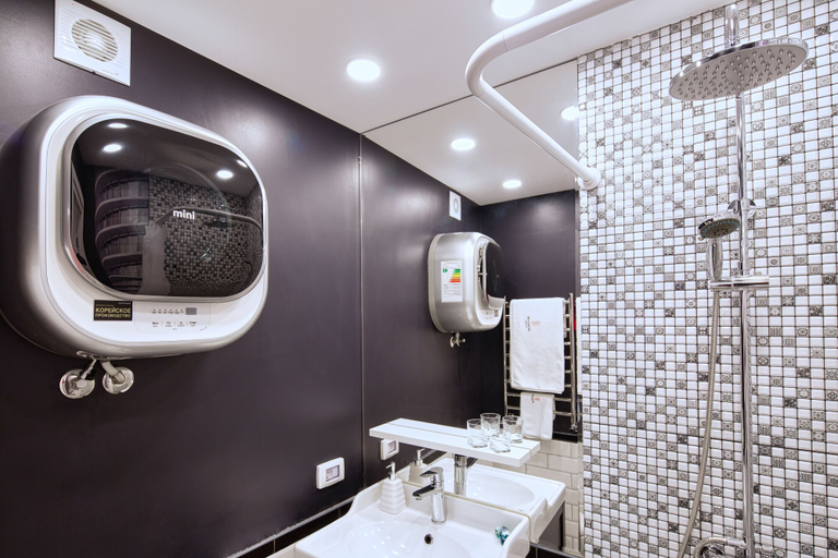 Bathroom 3, Rest Studios, Baku