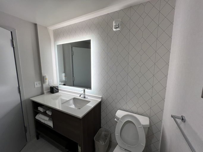 Bathroom 4, Comfort Suites Gatlinburg Downtown-Convention Center, Sevier