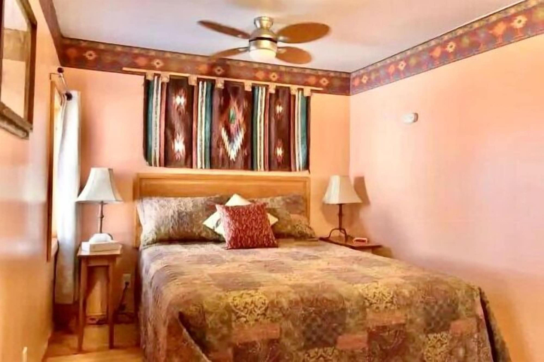Bedroom 3, Dewar's Inn on the River, Leeds and Grenville