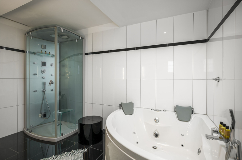 Bathroom 5, Euphoria Seaview Residences with Shared Pool by Konnect, Ionian Islands