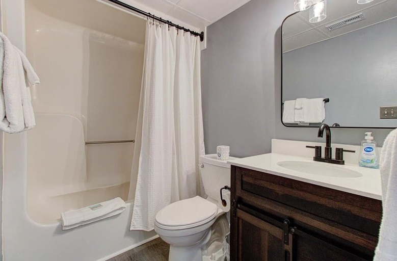 Bathroom 4, 0510 Beachtrippin' 1 Bedroom Home, New Hanover