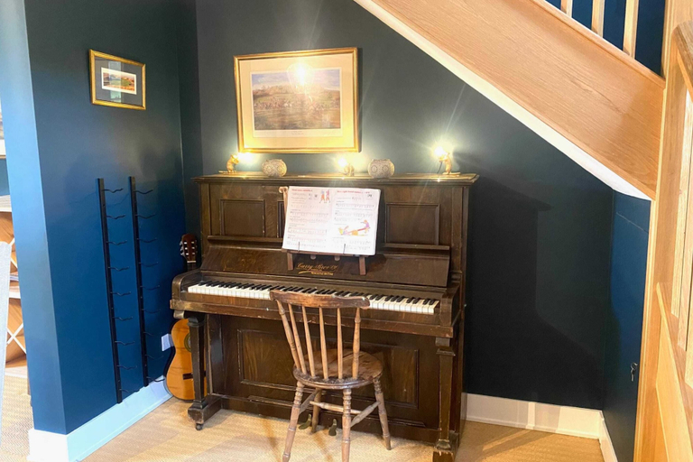 Others 5, Stunning 6-bed Country House With Heated Pool, Kent