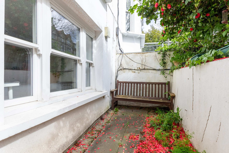 Exterior & Views 2, Homely 2BD Flat W/private Patio Near Maida Vale!, London
