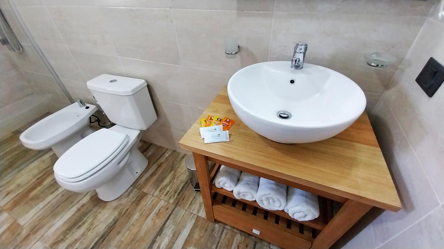 Bathroom 3, Las Victorias Suites Bariloche, Bariloche