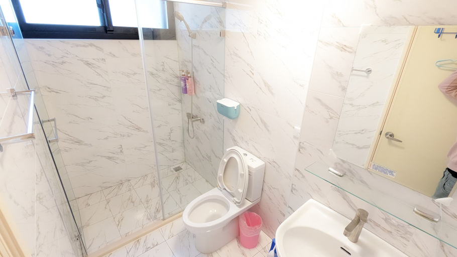 Bathroom 5, Yun He Homestay, Yulin