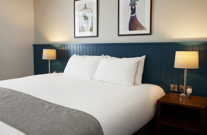 Bedroom 2, Caledonian Hotel By Greene King Inns, Fife