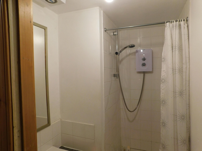 Bathroom 3, Central 1 - Bed Apartment in Edinburgh Sleeps 3, Edinburgh