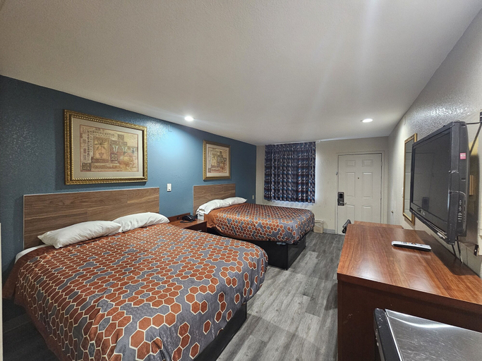 Bedroom 4, Deluxe Inn, Hinds