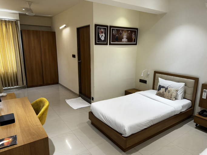 Bedroom 3, Siara Styles Amba Suites, Gandhinagar