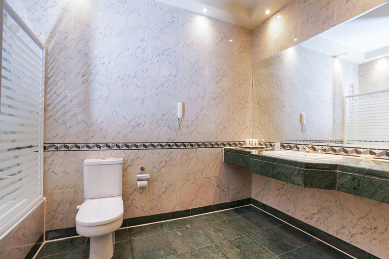Bathroom 20
