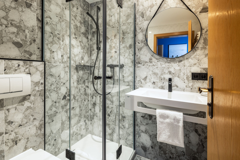Bathroom 3, Hotel Königssee, Berchtesgadener Land