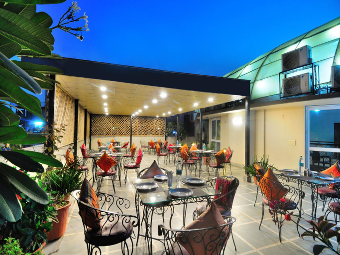 Food & Drinks 5, Shanti Villa, Delhi
