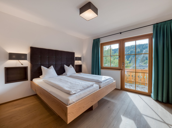 Bedroom 3, Hotel Matschner, Liezen