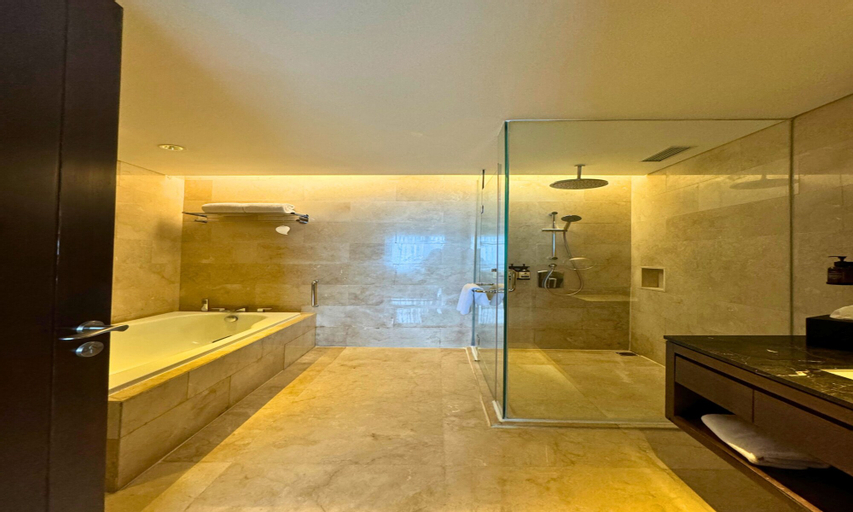 Bathroom 26