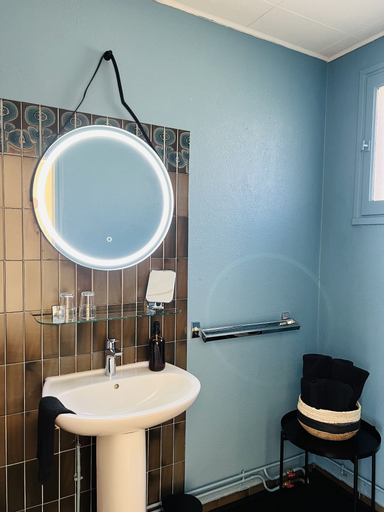 Bathroom 3