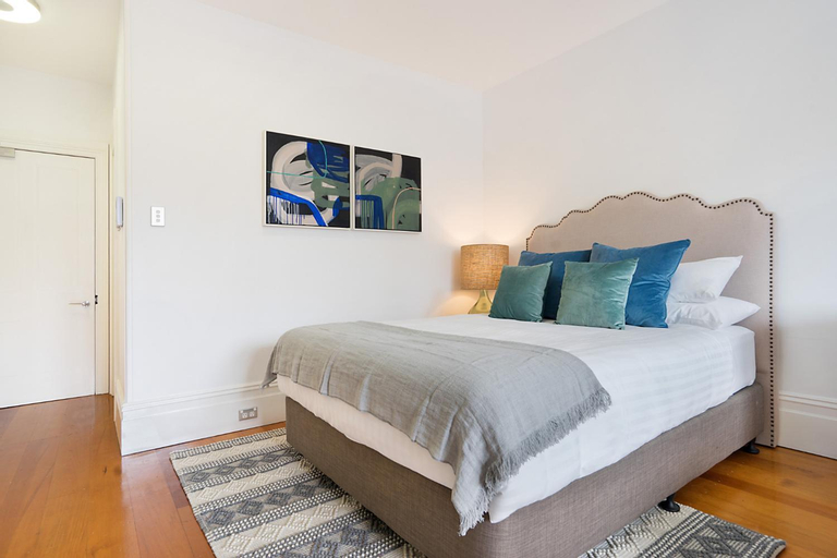 Bedroom 2, Cozy Studio with Balcony in Unbeatable Location, Sydney