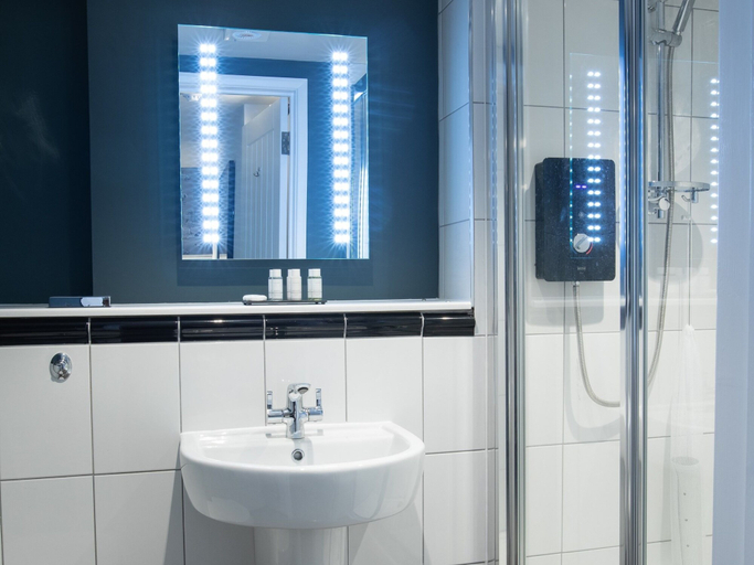 Bathroom 3, The Exeter Inn, Devon
