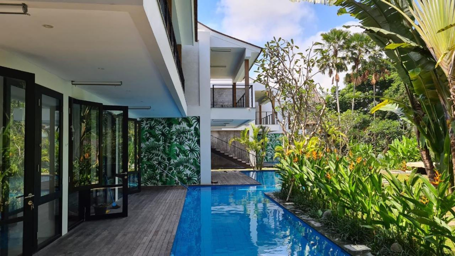 Swimming Pool 11