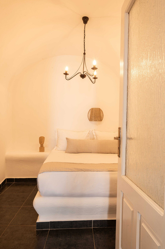Bedroom 4, La Roka, Cliffside Memories, South Aegean