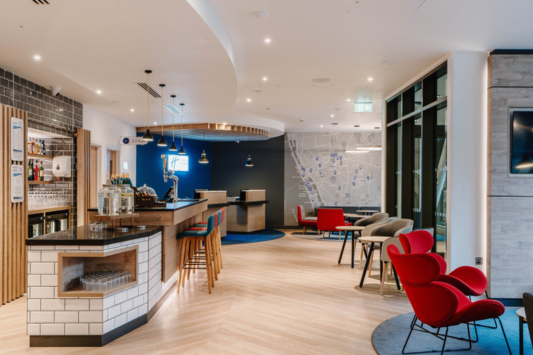 Food & Drinks 5, Holiday Inn Express LIVERPOOL - CENTRAL by IHG, Sefton