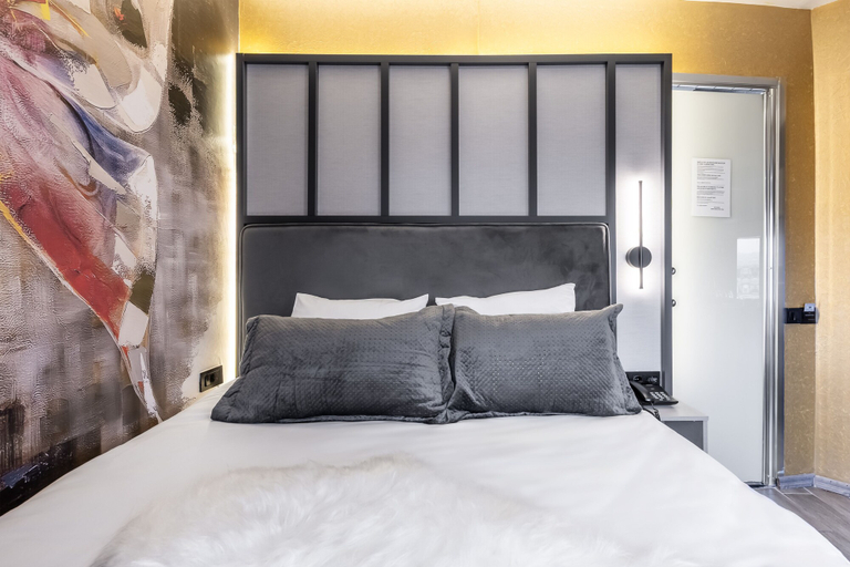 Bedroom 5, BİG URBAN STAY TAKSİM@WİTH SEA VİEW, Beyoğlu