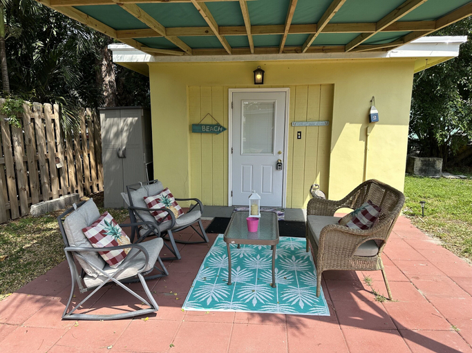 Others 5, 1 Bedroom Studio Cottage Patio Grill Firepit Parking, Palm Beach