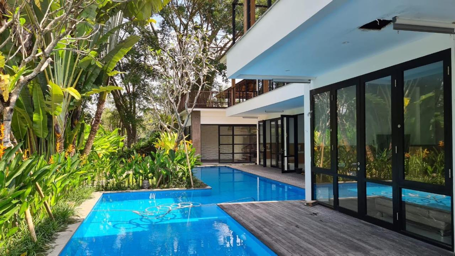 Swimming Pool 14