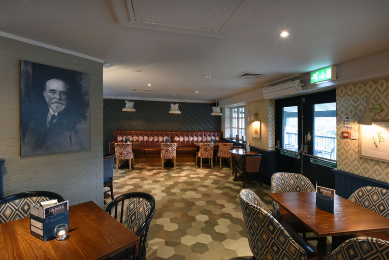 Food & Drinks 4, Waterside By Greene King Inns, Warrington