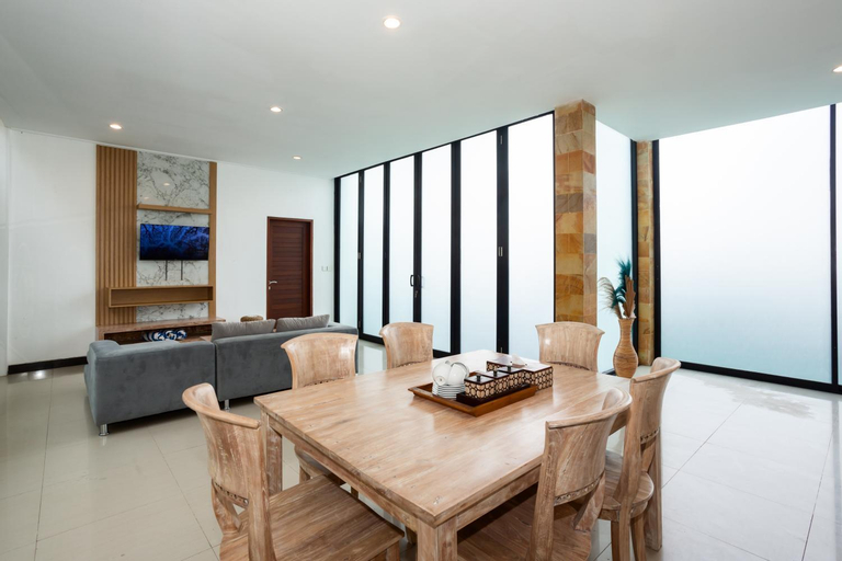 Dining Room 15