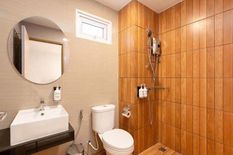 Bathroom 5, Diya Hotel Bangkok, Suan Luang