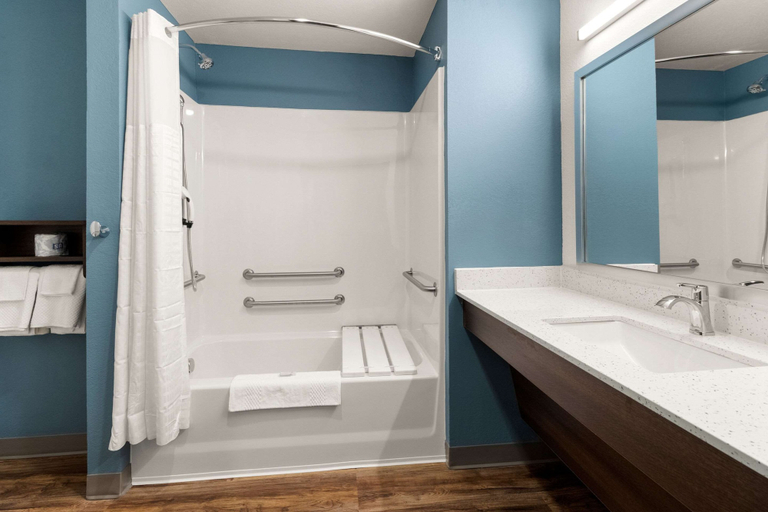 Bathroom 3, Woodspring Suites Bowling Green I-65, Warren